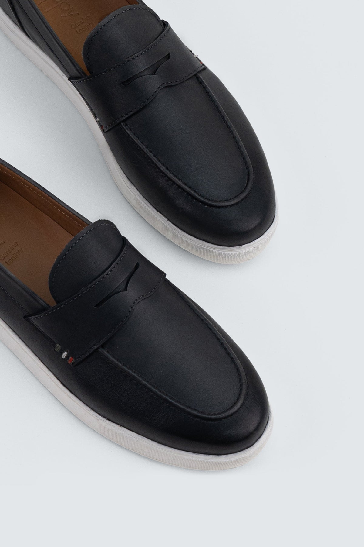 SOLACE LEATHER LOAFER